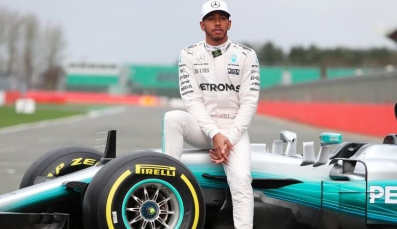 Formula 1 pilotu Lewis Hamilton Türkiye Grand Prix'sine cezalı başlayacak