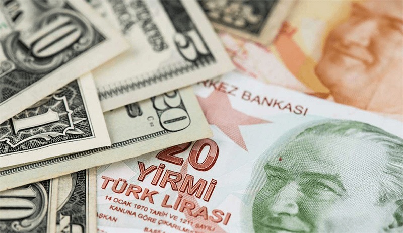 Hükümetin Orta Vadeli Program'daki dolar tahmini bir ayda dağıldı