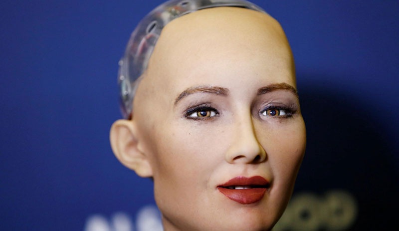 Robot Sophia, anne olmak istediğini söyledi