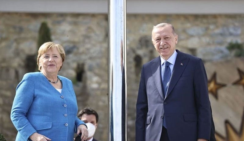 Erdoğan’dan Merkel’e ‘direk’ şakası