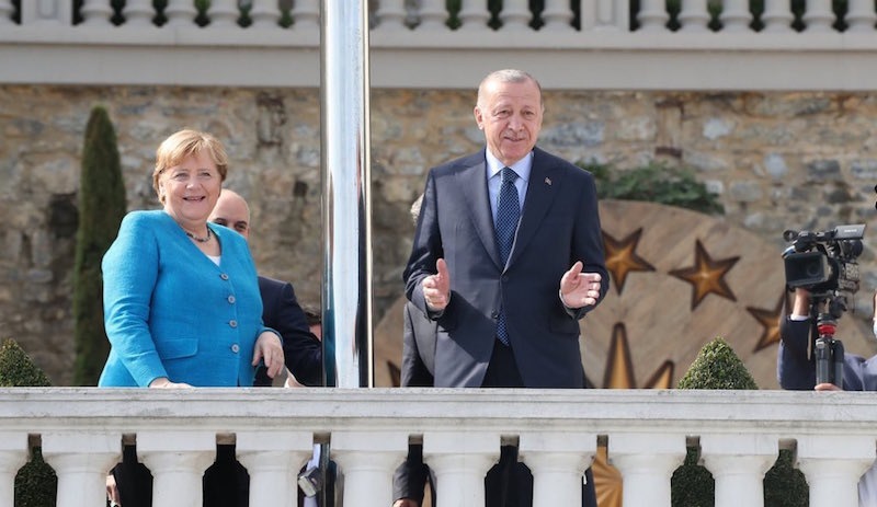 Merkel: Almanya'da Başkanlık Sistemi düşünmüyoruz