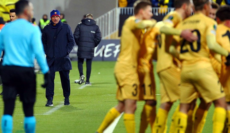 Ali Palabıyık'ın yönettiği maçta Mourinho'ya şok