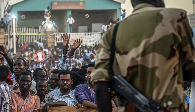 Sudan'da olağanüstü hal ilan edildi