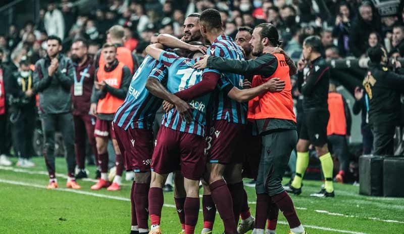 Lider Trabzonspor, İstanbul'dan 3 puanla döndü