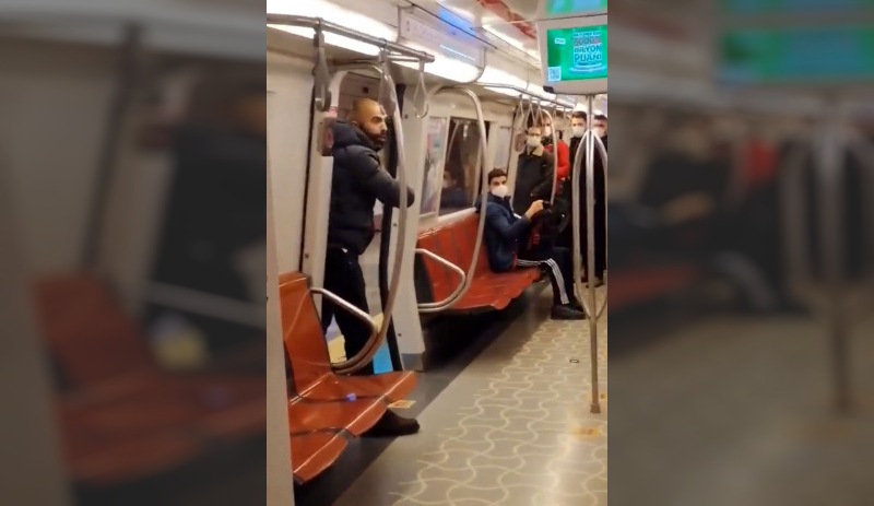 Kadıköy-Tavşantepe metrosunda eli bıçaklı kişi kadına saldırdı