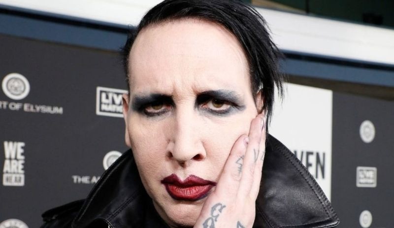 Cinsel saldırı suçuyla yargılanan Marilyn Manson'ın evine polis baskını