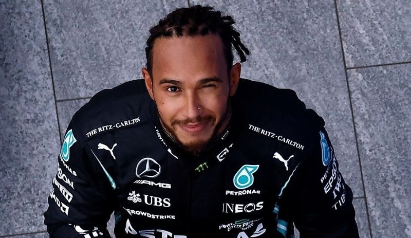 F1 Suudi Arabistan Grand Prix'sinin kazananı Lewis Hamilton