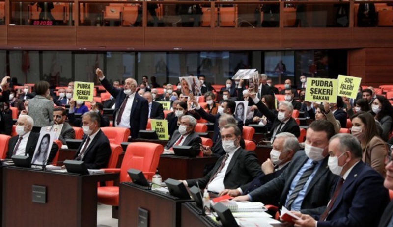 Meclis'te HDP'den Soylu protestosu