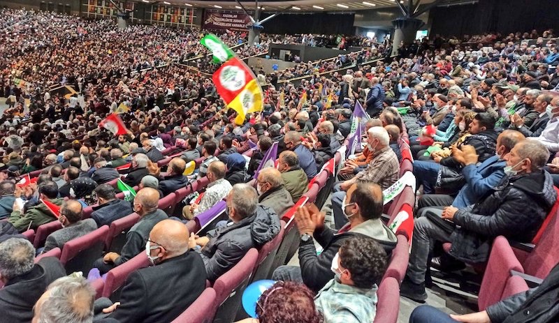 HDP İstanbul kongresinde binler toplandı: Garibe Gezer'e adıyoruz