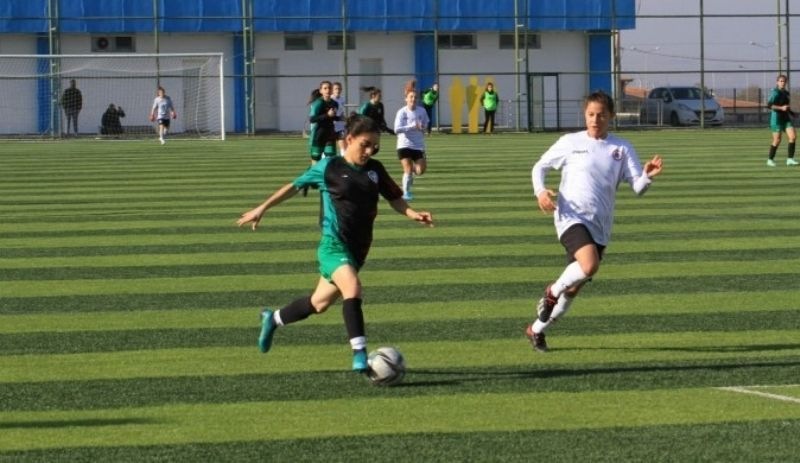 Amedspor Kadın Futbol Takımı kendi sahasında yenildi