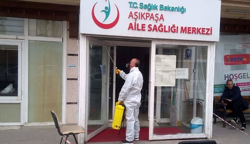 12 bin sağlıkçının işi tehlikeye girdi