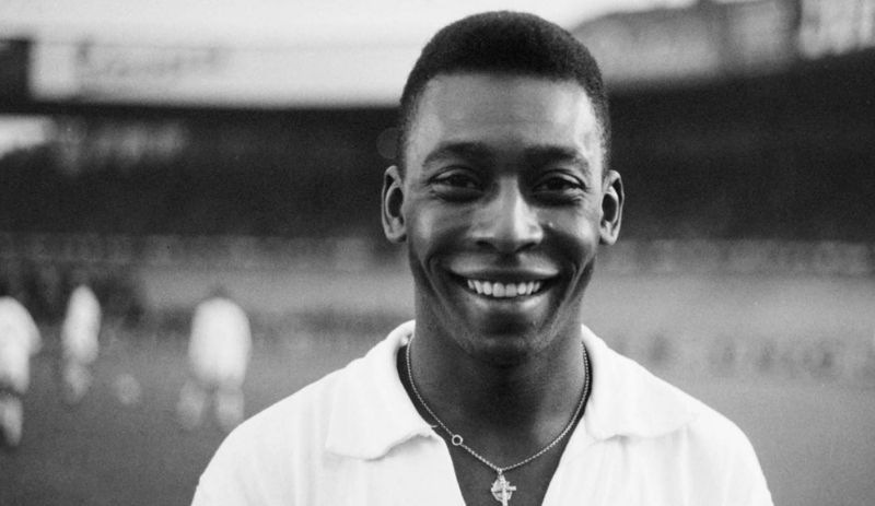 Pele'nin ilk futbolcu kartı rekor bedelle satıldı