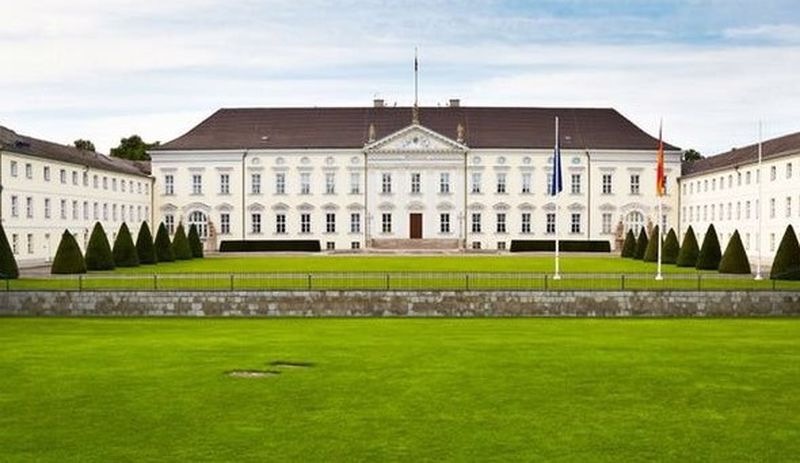 Almanya’da cumhurbaşkanlığı seçimi: Partili midir, sarayda mı oturur, maaşı ne kadar?