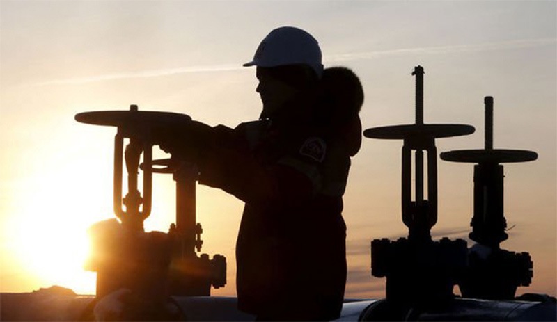 'Rusya, 1 Mart'tan itibaren 6 ay süreyle benzin ihracatını yasakladı': Türkiye etkilenecek
