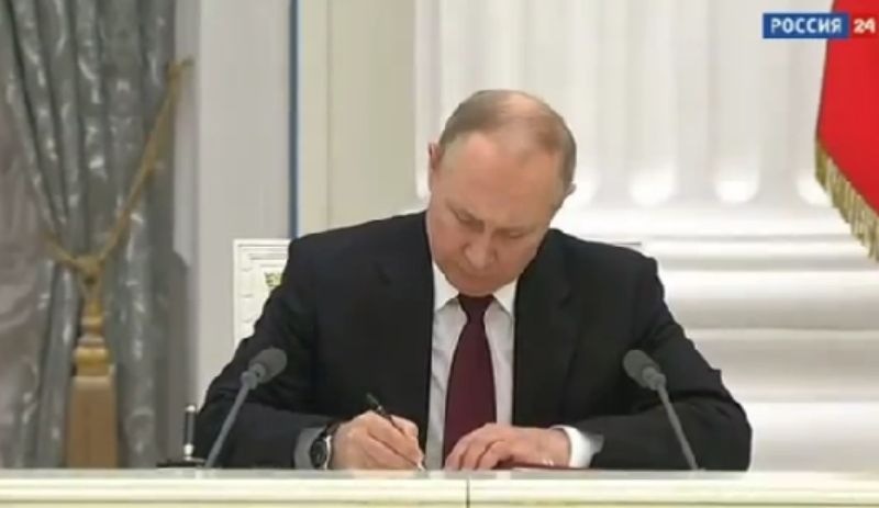 Putin: Donetsk ve Lugansk cumhuriyetlerinin bağımsızlığını tanıyoruz