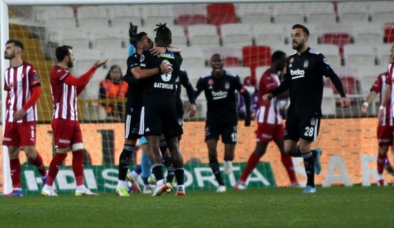 Beşiktaş, 3 puanı 3 golle aldı