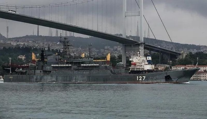 Reuters: En az dört Rus gemisi Boğaz geçişi için  Ankara'nın kararını bekliyor