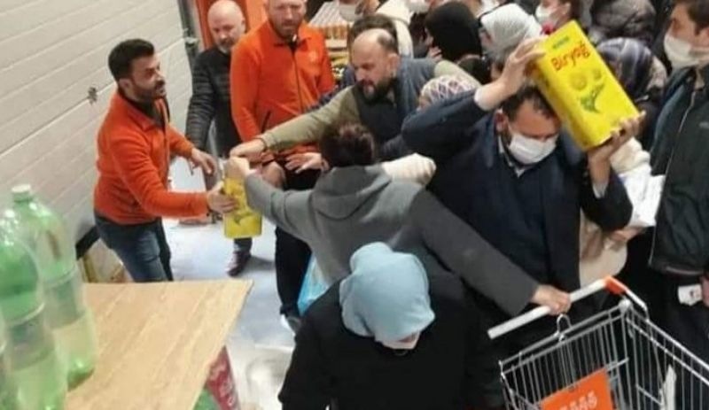 Türkiye'de ayçiçek yağı gerginliği: Marketlerde kuyruk oluştu