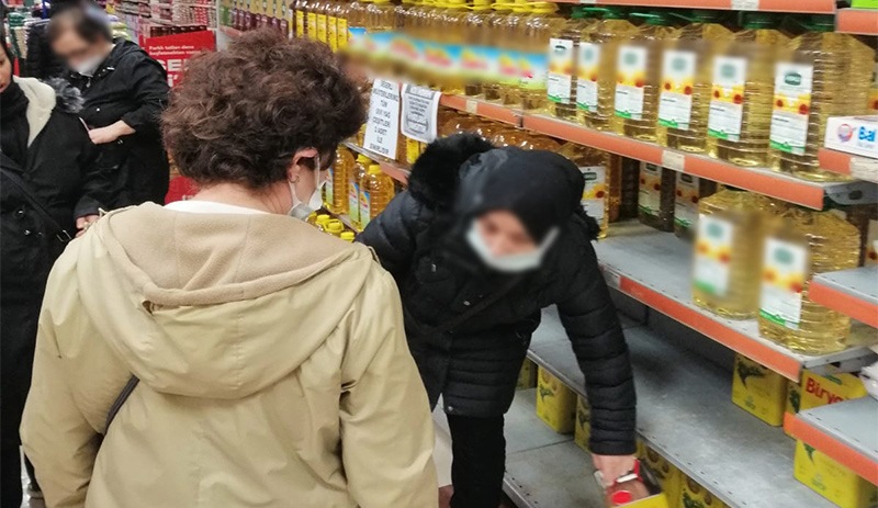 Yurttaşın gündemi yağ oldu: Marketlerde 5 litrelik ayçiçeği yağı tükendi