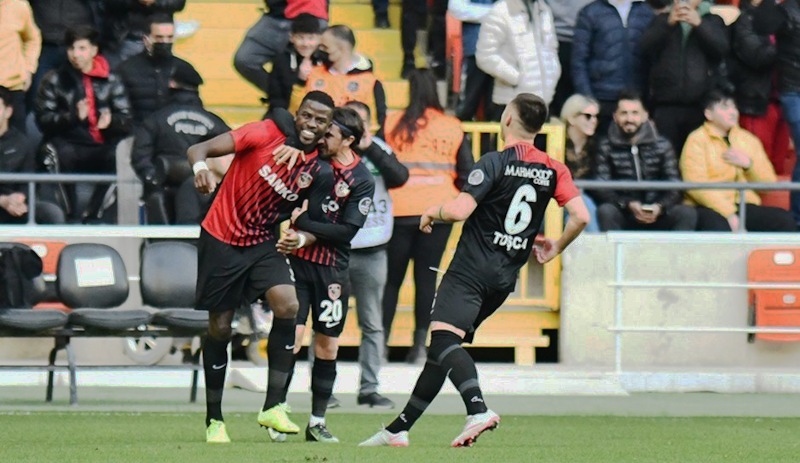 Gaziantep FK, Galatasaray'ı 3 golle geçti