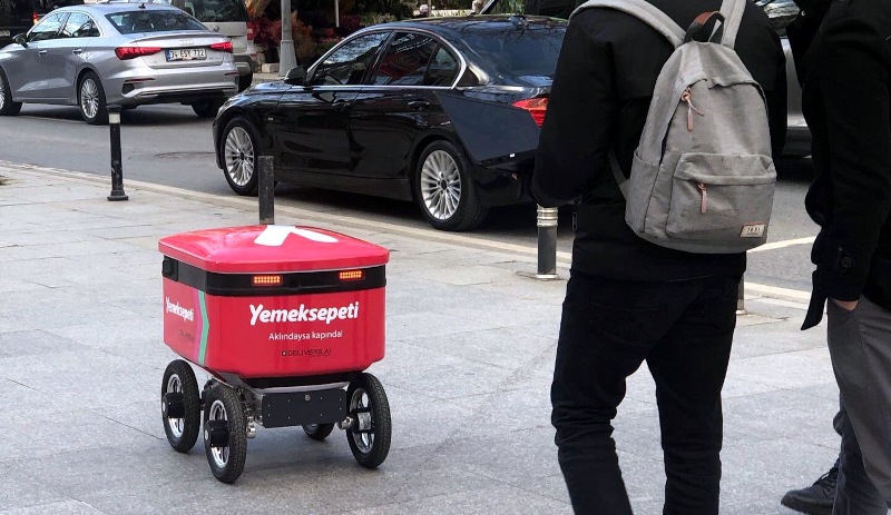 Yemeksepeti İstanbul'da otonom teslimat robotlarını test ediyor