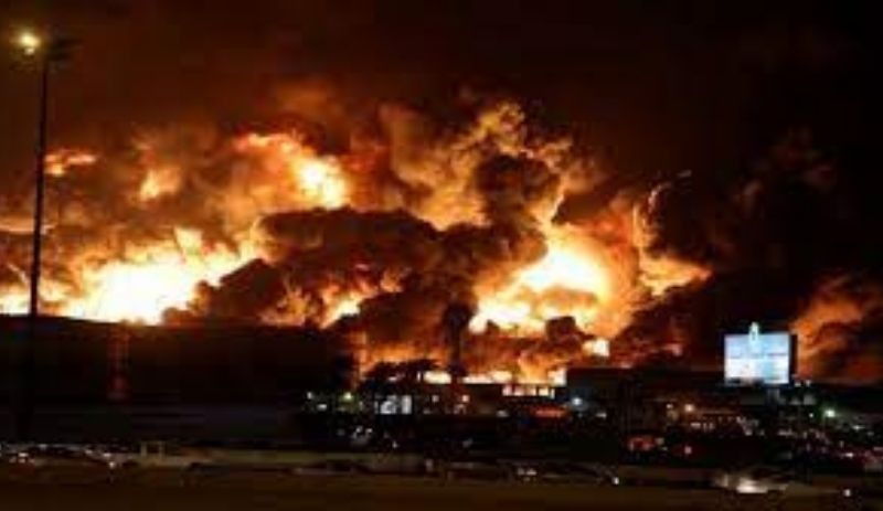 Husilerin vurduğu Suudi Arabistan milli petrol şirketindeki yangın söndürülemedi