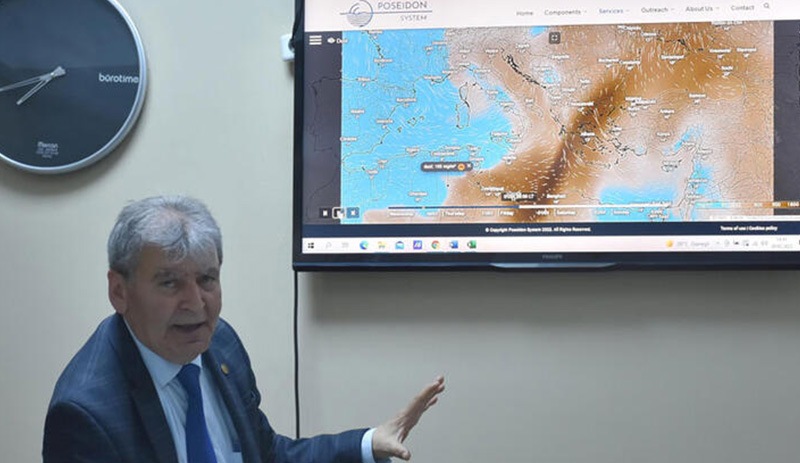 Prof. Dr. Yaşar: Çöl tozu tabakası Koronavirüsün havada kalış süresini artırıyor