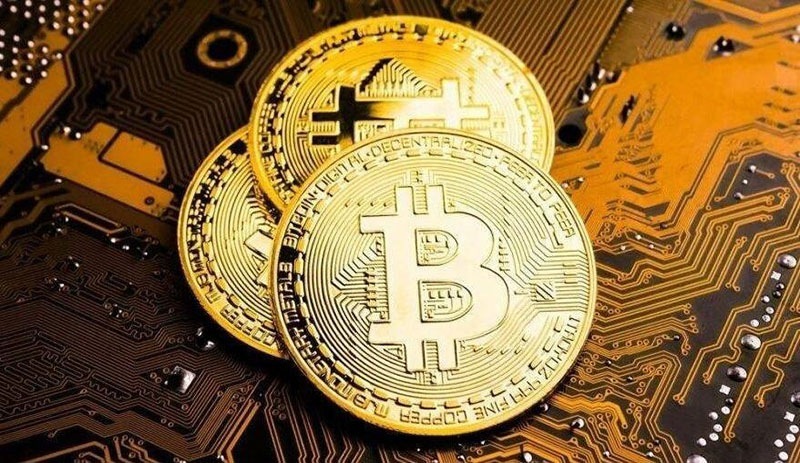 Bitcoin iki bin dolar geriledi, altın ve dolar yükseldi