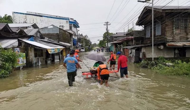 Filipinler'de tropikal fırtına: 24 ölü