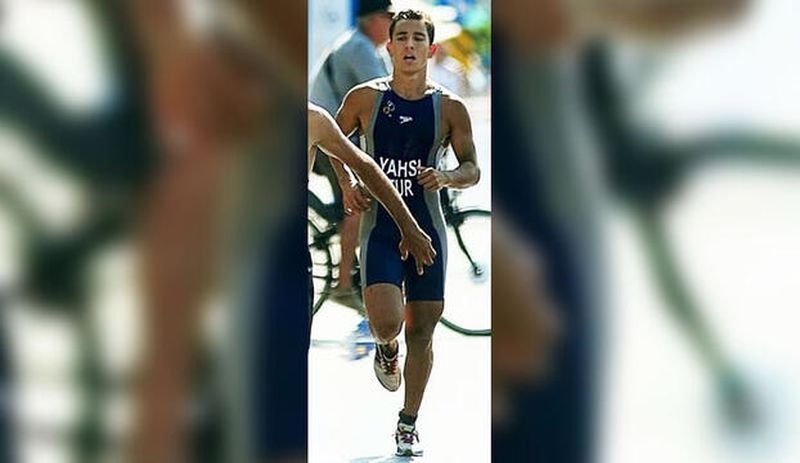 Milli triatlon sporcusu Ata Yahşi kazada hayatını kaybetti