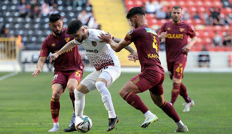 Sıra dışı fair play jestlerinin yapıldığı maçta Göztepe küme düştü: Gaziantep-Göztepe: 1-1