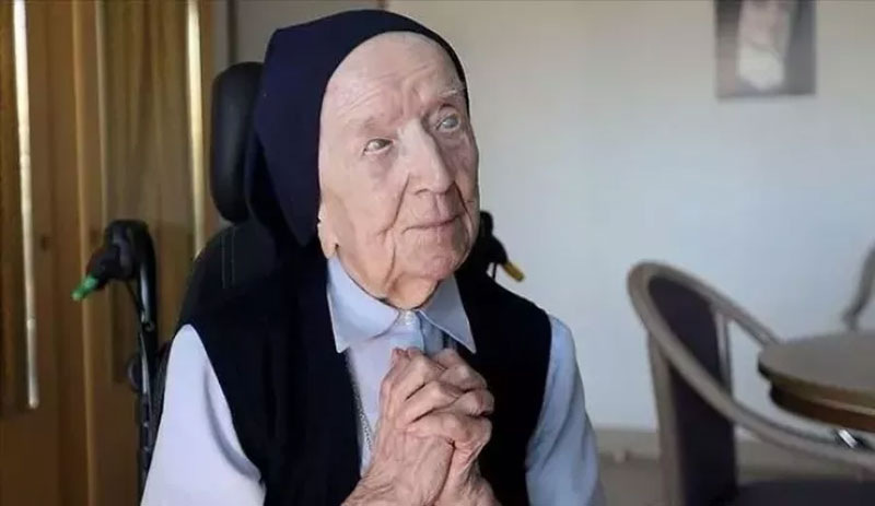 Dünyanın en yaşlısı Fransız Rahibe André