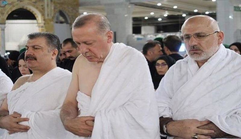 Cumhurbaşkanı Erdoğan resmi ziyaret için gitti, Umre yaptı