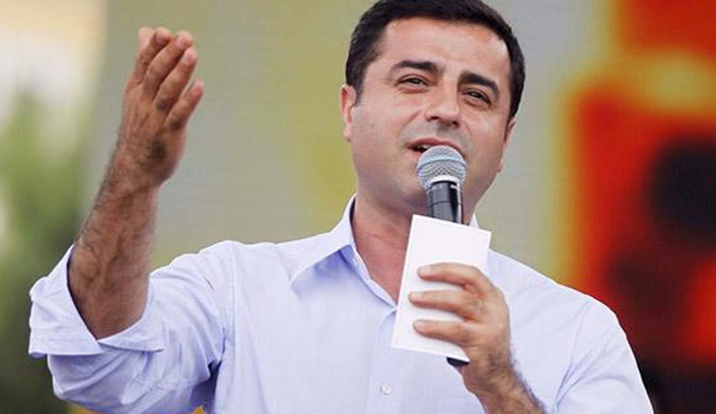 Demirtaş yazarlarla buluştu