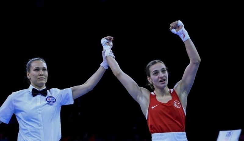 Buse Naz Çakıroğlu, Dünya Kadınlar Boks Şampiyonası'nda finale yükseldi