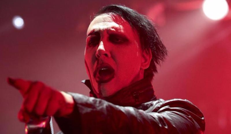 Marilyn Manson ölümden döndü