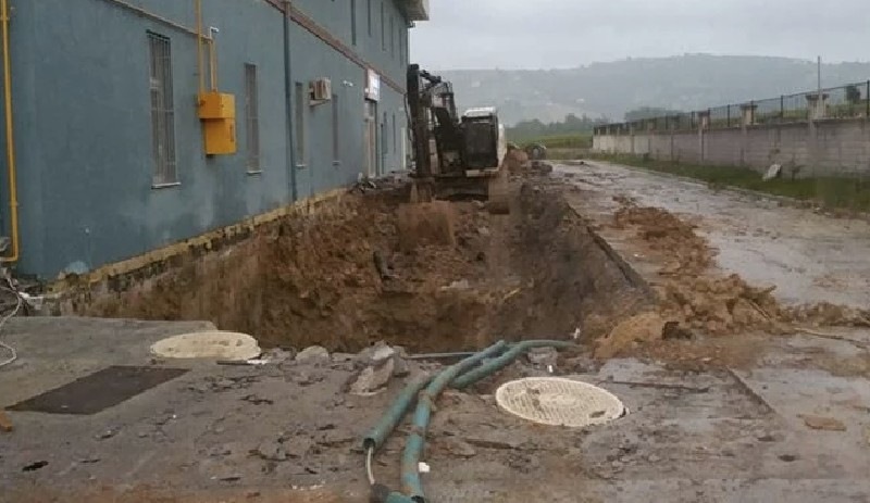 30 milyon liraya mal olan devlet hastanesini su bastı