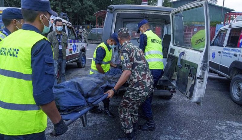 Nepal'deki uçak kazasında ölen 22 yolcunun cansız bedenine ulaşıldı