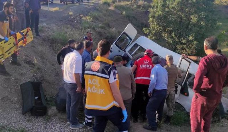 Siirt’te işçileri taşıyan minibüs uçuruma yuvarlandı: 4 ölü, 6 yaralı