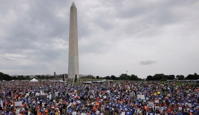 ABD'de binlerce kişi silahlanmaya karşı yürüdü