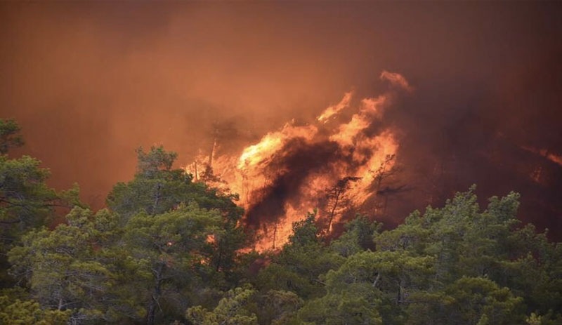 Marmaris'teki orman yangını 4. gününde: 4 bin 813 futbol sahası büyüklüğünde ormanlık alan yandı