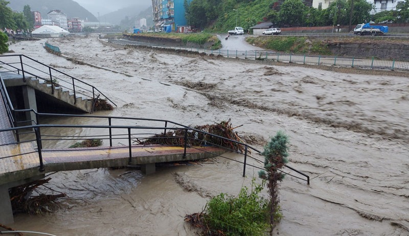 Kastamonu'yu yine sel vurdu: Köprüler yıkıldı, elektrikler kesildi