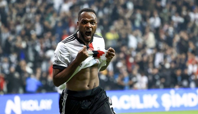 Beşiktaş'a veda eden Cyle Larin, Premier Lig'de forma giyecek