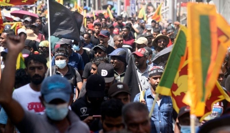 Krizin vurduğu Sri Lanka'da protestocular başkanlık konutunu bastı
