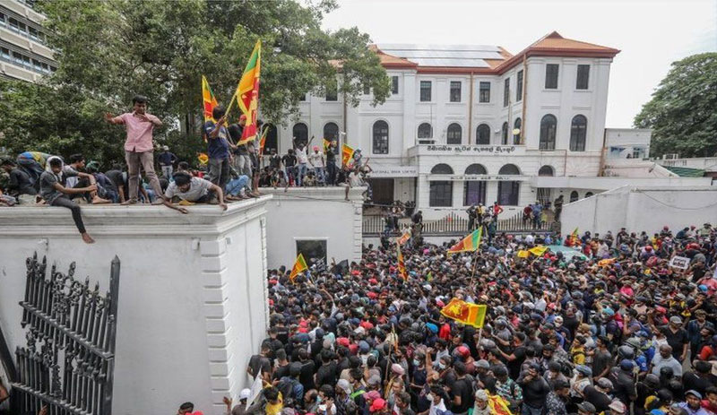 Sri Lanka'da göstericiler kamu binalarını işgale son veriyor