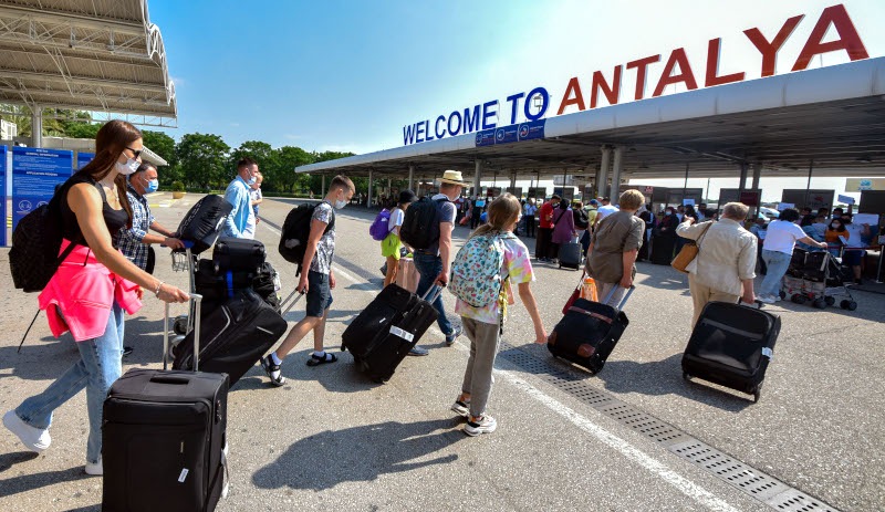 Antalya'ya gelen Alman turist sayısı 1 milyonu aştı: 5 yıl sonra Ruslar geride kaldı