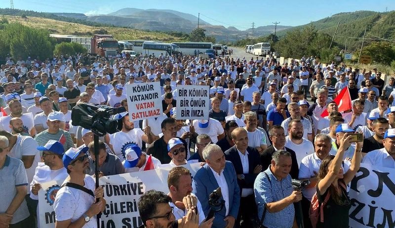 Soma'da işçiler özelleştirmeye karşı iş bıraktı: 'Ankara peşkeşe dur de'