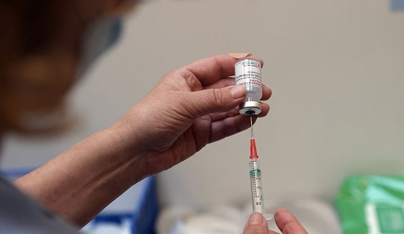 Bilim Kurulu Üyesi: Virüs çok bulaşıcı, hemen gidin aşınızı yaptırın