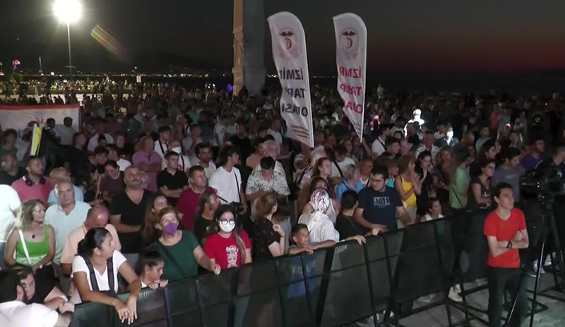 İzmir Gündoğdu'da asbestli gemi karşıtı miting