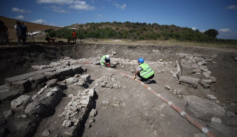 Bandırma'da 2 bin 500 yıllık su şebekesi bulundu